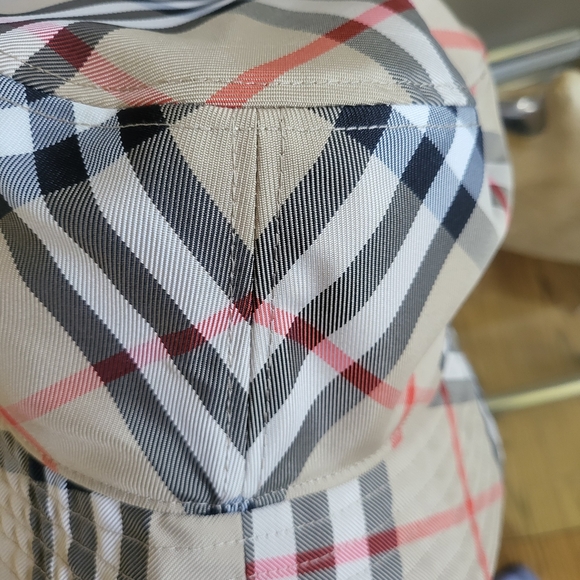 Burberry Check EKD Bucket Hat..lightly used. - Picture 10 of 11